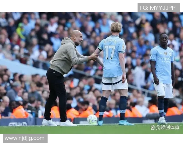 友谊赛精彩对决里昂与曼城战成平局乌龙球引发热议与转会传闻