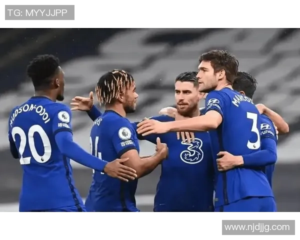 欧冠激战巴萨与那不勒斯握手言和红牌争议引发全场热议